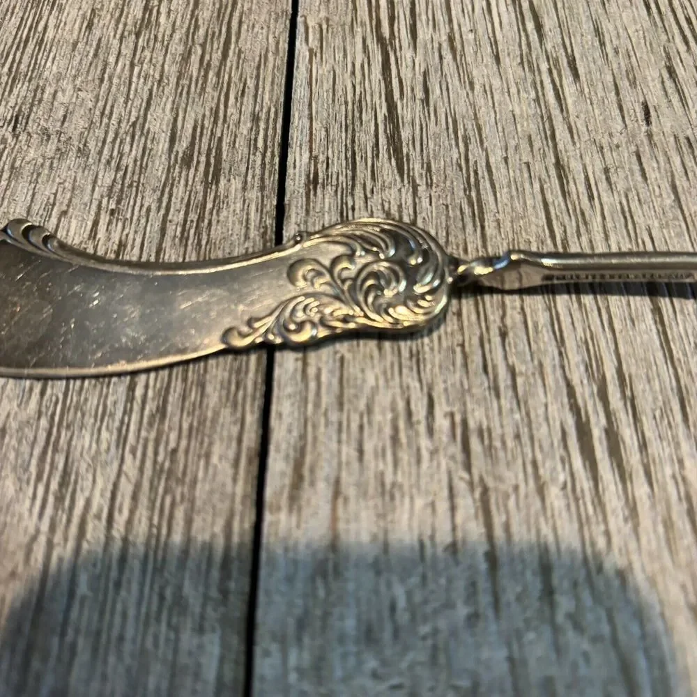 Holmes &‎ Edwards XIV Twisted Handle Master Butter Knife Spreader